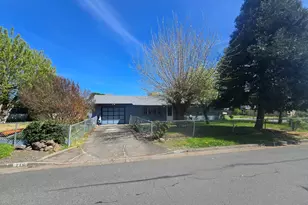 216 N Deanjou Ave, Eagle Point, OR 97524 - Photo 1
