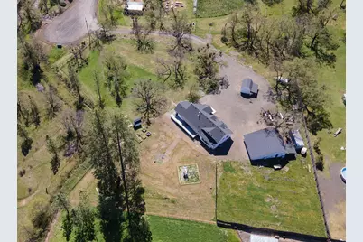 683 Rockwood Lane, Eagle Point, OR 97524 - Photo 1