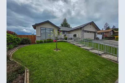 909 NW Regent Drive, Grants Pass, OR 97526 - Photo 1