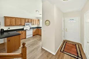 1224 N Modoc Ave, Medford, OR 97504 - Photo 5