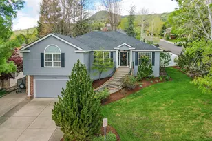 4781 Torrey Pines Dr, Medford, OR 97504 - Photo 1