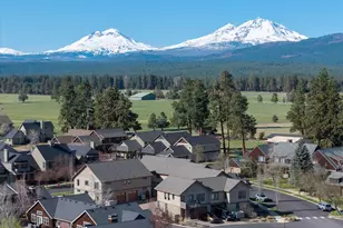 370 S Pine Meadow St, Sisters, OR 97759 - Photo 1