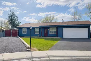 4301 Myrtlewood Dr, Klamath Falls, OR 97603 - Photo 1