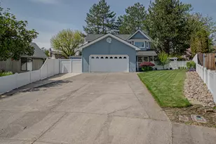 2537 Seville Cir, Medford, OR 97504 - Photo 1
