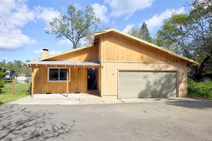273 Genverna Glen, Grants Pass, OR 97527 - Photo 1