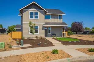 887 NW 18th Ct, Redmond, OR 97756 - Photo 1