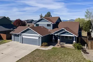 2113 NW 22nd St, Redmond, OR 97756 - Photo 1