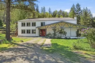 827 Summit Loop, Grants Pass, OR 97527 - Photo 1