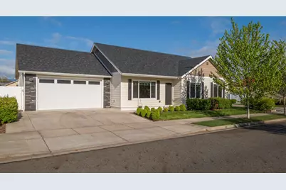 918 SW Blackberry Lane, Grants Pass, OR 97527 - Photo 1