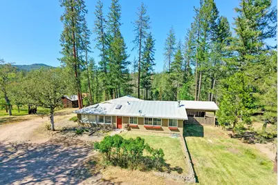 5835 Rogue River Drive, Eagle Point, OR 97524 - Photo 1