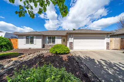 1006 Parkdale Avenue, Medford, OR 97501 - Photo 1