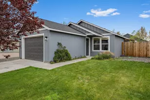 2470 NE 3rd St, Redmond, OR 97756 - Photo 1