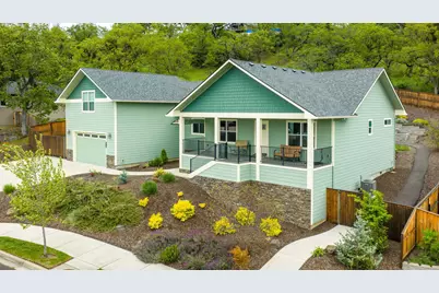 362 Avalon Terrace, Eagle Point, OR 97524 - Photo 1