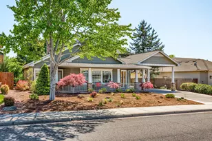 210 Bellerive Dr, Eagle Point, OR 97524 - Photo 1