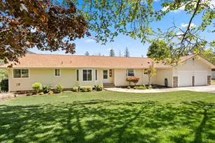 405 Crystal Dr, Grants Pass, OR 97527 - Photo 1