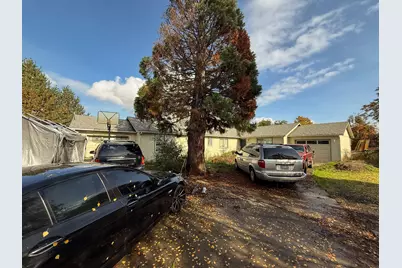 621 SW Balsam Road, Grants Pass, OR 97526 - Photo 1