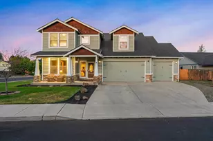 2228 NW 22nd St, Redmond, OR 97756 - Photo 1