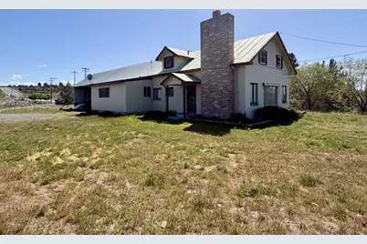 950 E B Street, Madras, OR 97741 - Photo 1
