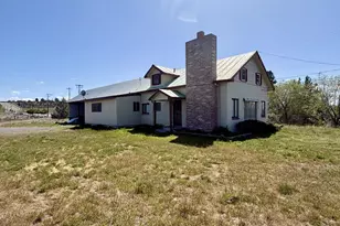 950 E B St, Madras, OR 97741 - Photo 1