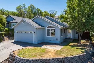 231 SE Independence Dr, Grants Pass, OR 97527 - Photo 1