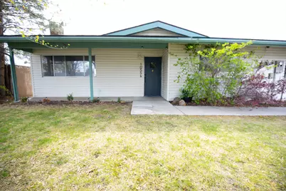 10556 Wright Avenue, Klamath Falls, OR 97603 - Photo 1