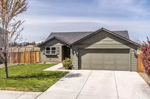 2303 NE 3rd St, Redmond, OR 97756 - Photo 1