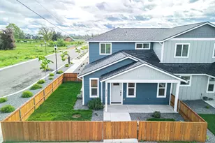 4762 Gebhard Rd, Central Point, OR 97502 - Photo 1