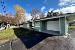 3345 Madison St, Klamath Falls, OR 97603 - Photo 1