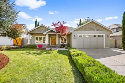 1054 Pumpkin Ridge Drive, Eagle Point, OR 97524 - Photo 1