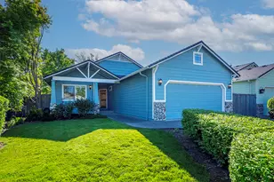 923 Village Cir, Medford, OR 97504 - Photo 1