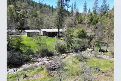 9445 E Antelope Road, Eagle Point, OR 97524 - Photo 1