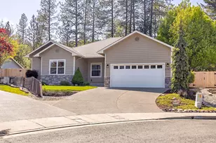 2737 SW Trinity Way, Grants Pass, OR 97527 - Photo 1