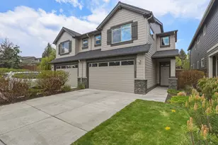 20724 Sierra Dr, Bend, OR 97701 - Photo 1