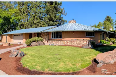 10 Donna Way, Central Point, OR 97502 - Photo 1