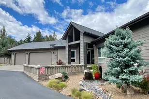 1938 Osprey Dr, Redmond, OR 97756 - Photo 1