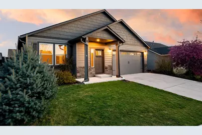 2426 NW Hemlock Way, Redmond, OR 97756 - Photo 1