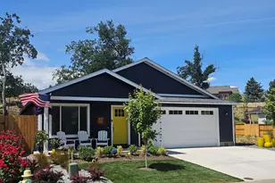 251 Christopher Way, Talent, OR 97540 - Photo 1