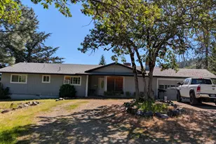 4953 Glen Echo Wy, Central Point, OR 97502 - Photo 1
