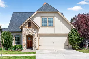 2716 NE Rosemary Dr, Bend, OR 97701 - Photo 1