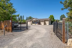 440 Orr Dr, Central Point, OR 97502 - Photo 1