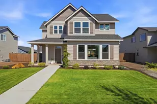 748 NW 27th St, Redmond, OR 97756 - Photo 1
