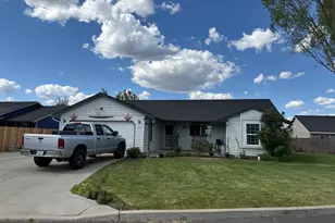 2329 NE Yellowpine Rd, Prineville, OR 97754 - Photo 1