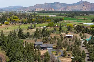 999 NE King Way, Redmond, OR 97756 - Photo 1