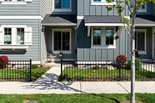 4572 SW 37th St, Redmond, OR 97756 - Photo 1