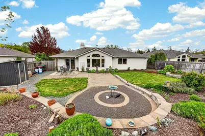 148 Meadow View Drive, Phoenix, OR 97535 - Photo 1