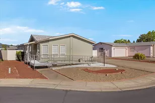 555 Freeman Rd, Central Point, OR 97502 - Photo 1