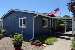 4624 S Pacific Hwy, Phoenix, OR 97535 - Photo 1