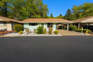 734 Brookside Cir, Rogue River, OR 97537 - Photo 1