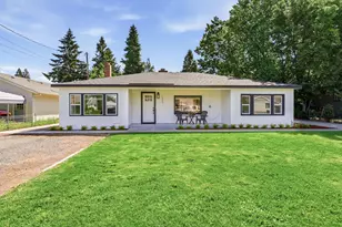 1537 Cloverlawn Dr, Grants Pass, OR 97527 - Photo 1
