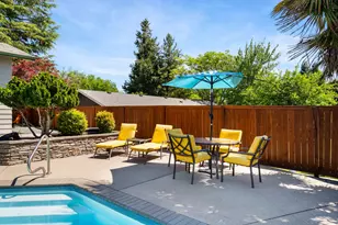 440 NE Royal Dr, Grants Pass, OR 97526 - Photo 3